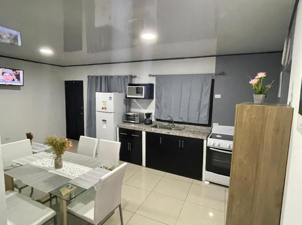 Apartamentos Cielo #1, Airport Juan Santamaria Alajuela Luaran gambar